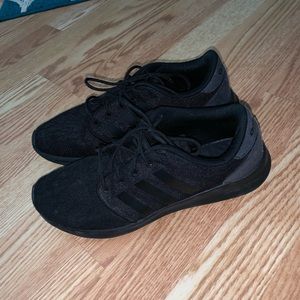 Adidas cloud foam tennis shoes